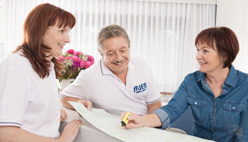 Tina,Günter und Gertraud Auer im Büro